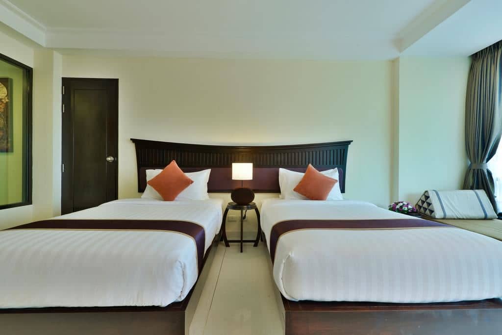 rooms-deluxe-room