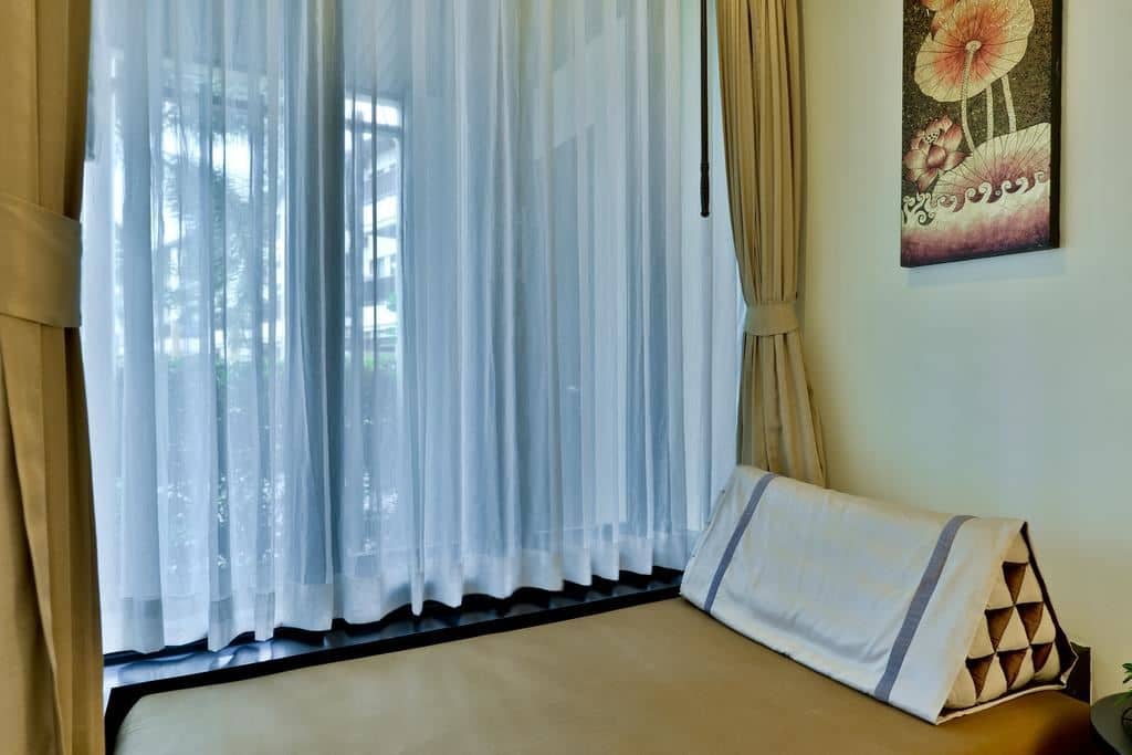 rooms-deluxe-elegant-room