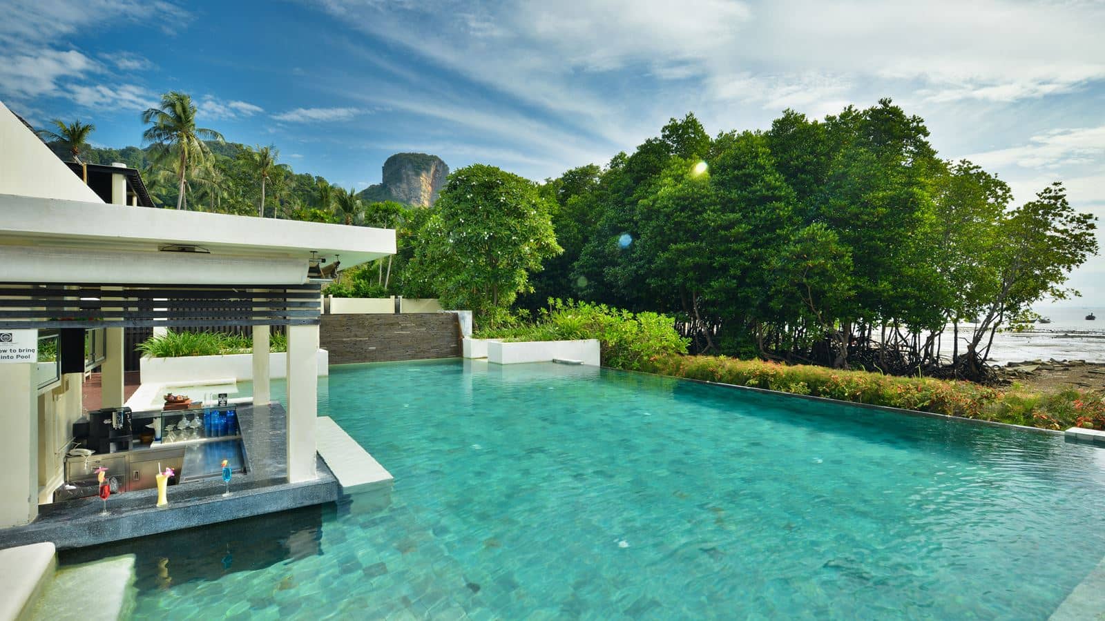bars-champa-pool-bar