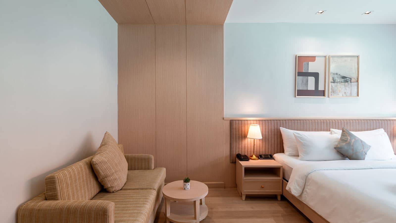 rooms-deluxe-pool-access