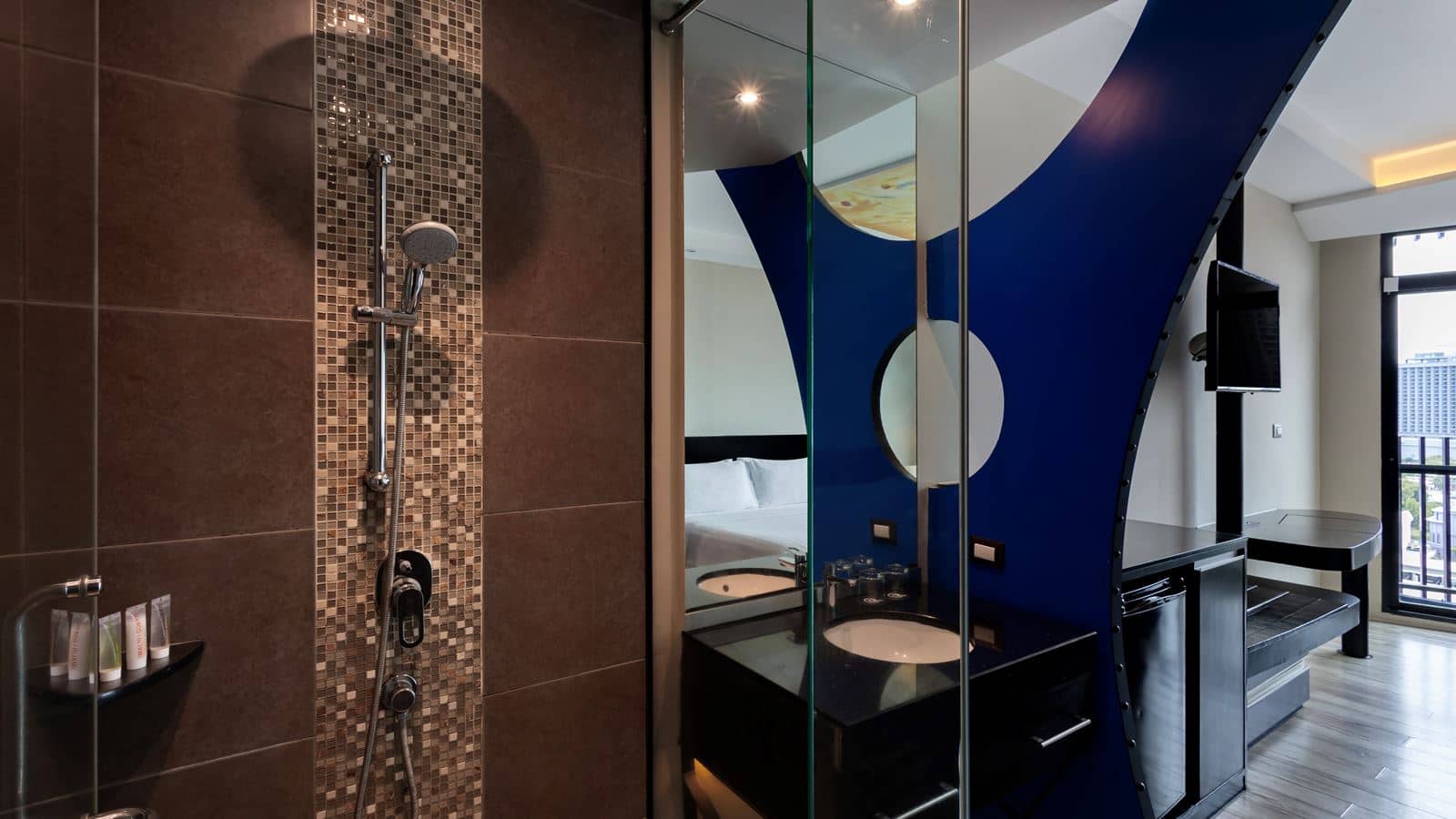 rooms-deluxe-room