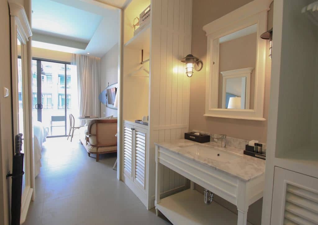 rooms-deluxe-pool-access
