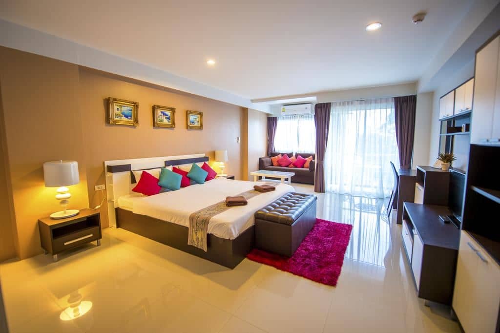 rooms-deluxe-room