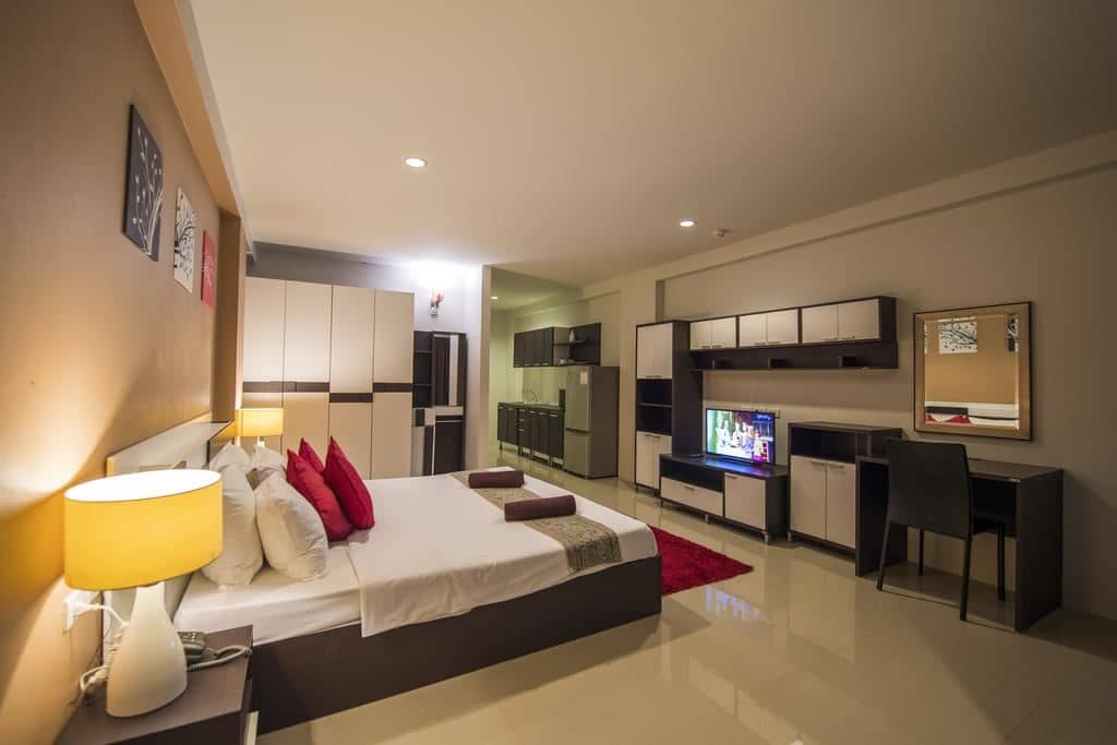 rooms-deluxe-room