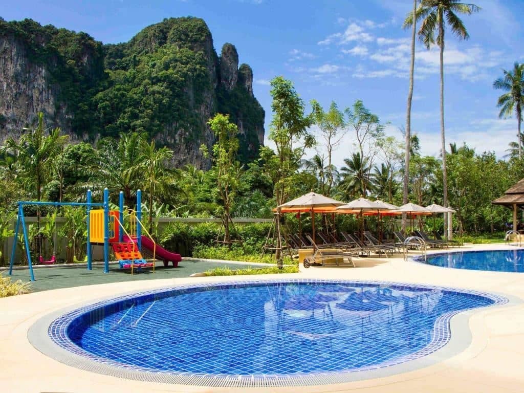 pools-outdoor-pool