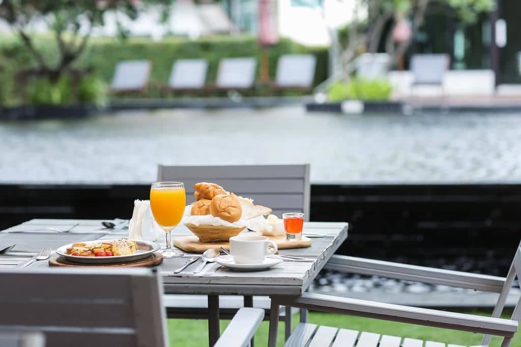 restaurants-hungry-bar--restaurant-and-lounge