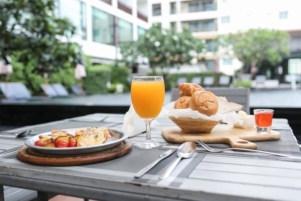 restaurants-hungry-bar--restaurant-and-lounge
