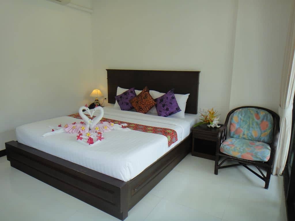 rooms-deluxe-bungalow