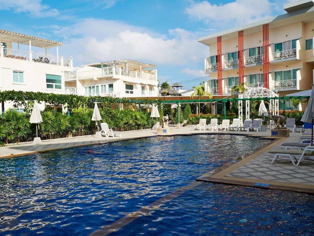 pools-outdoor-pool