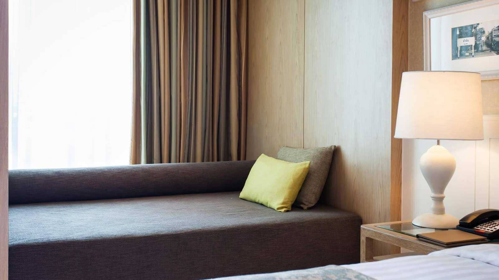 rooms-deluxe-hill-view-room
