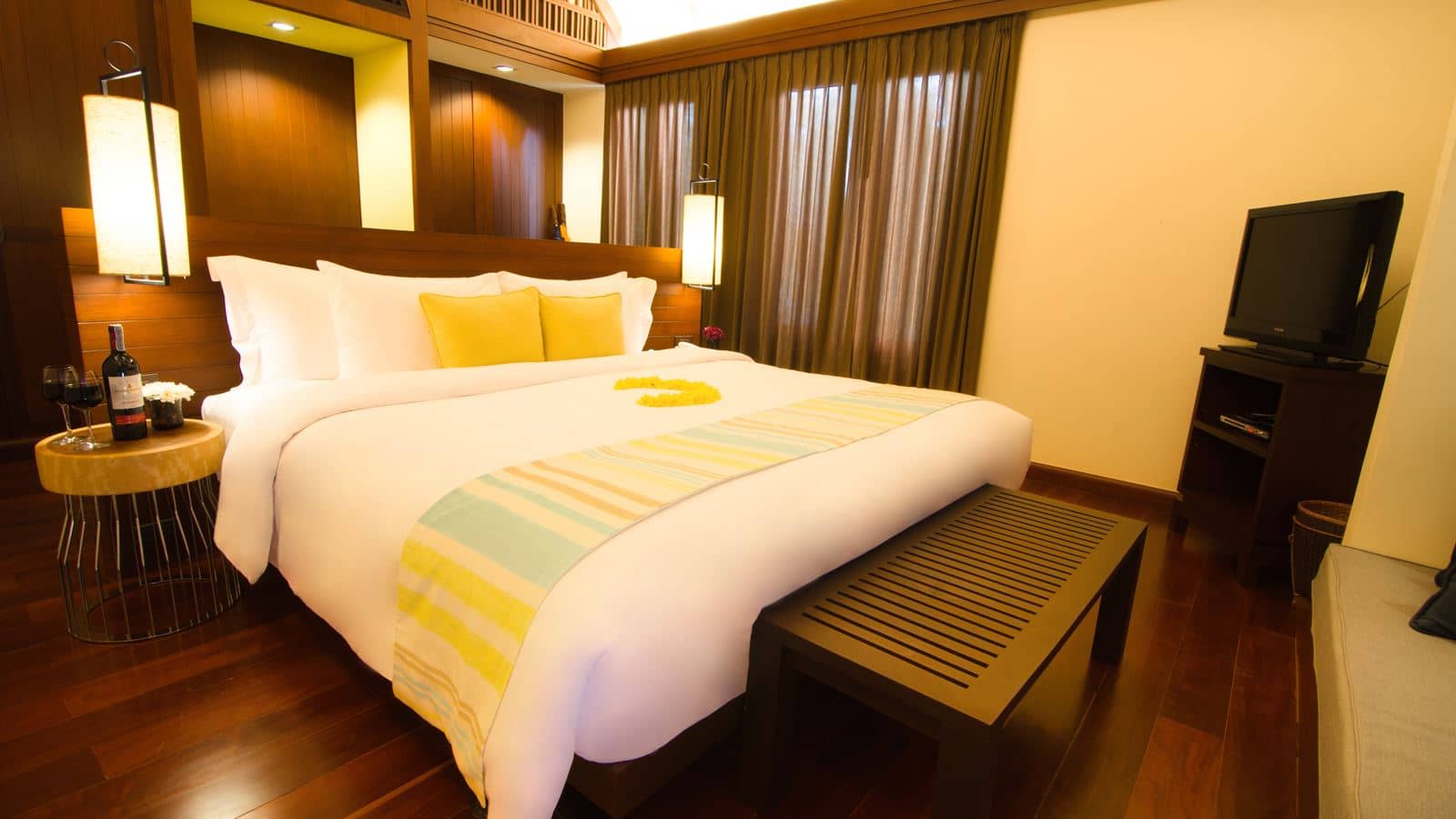 rooms-deluxe-room