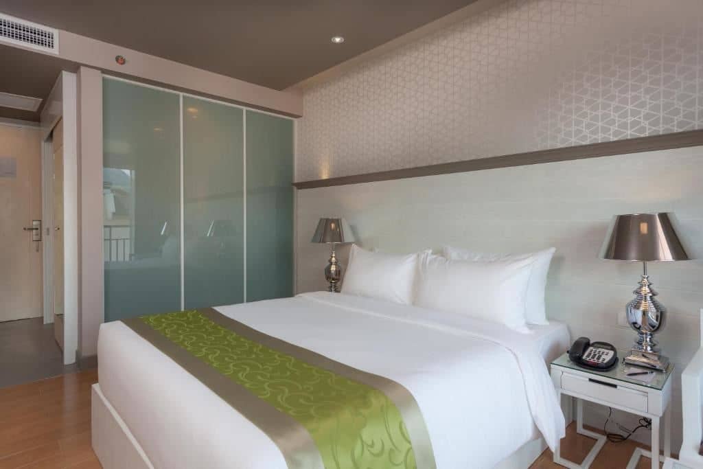 rooms-superior-room