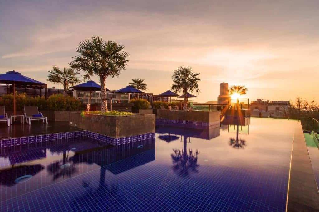 pools-outdoor-pool