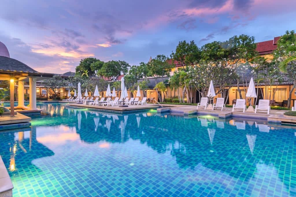 pools-outdoor-pool