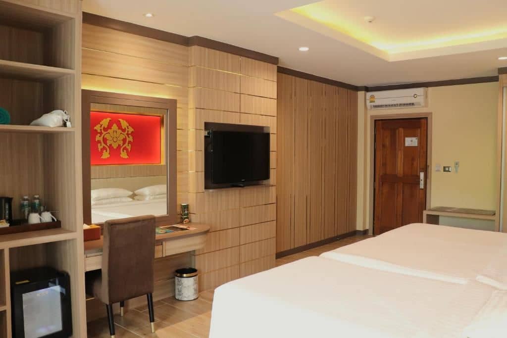 rooms-deluxe-balcony-twin