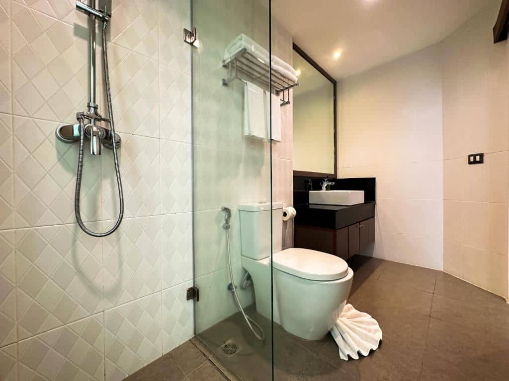 rooms-deluxe-balcony-twin