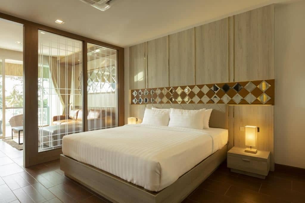 rooms-suite-room-city-view