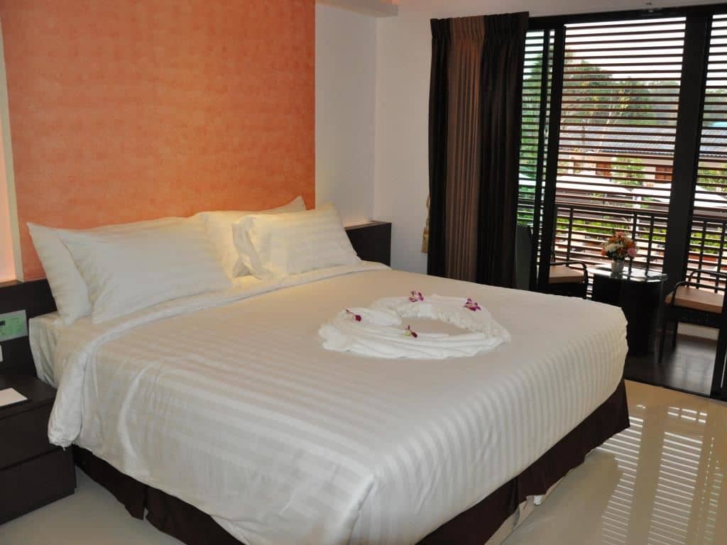 rooms-deluxe-room