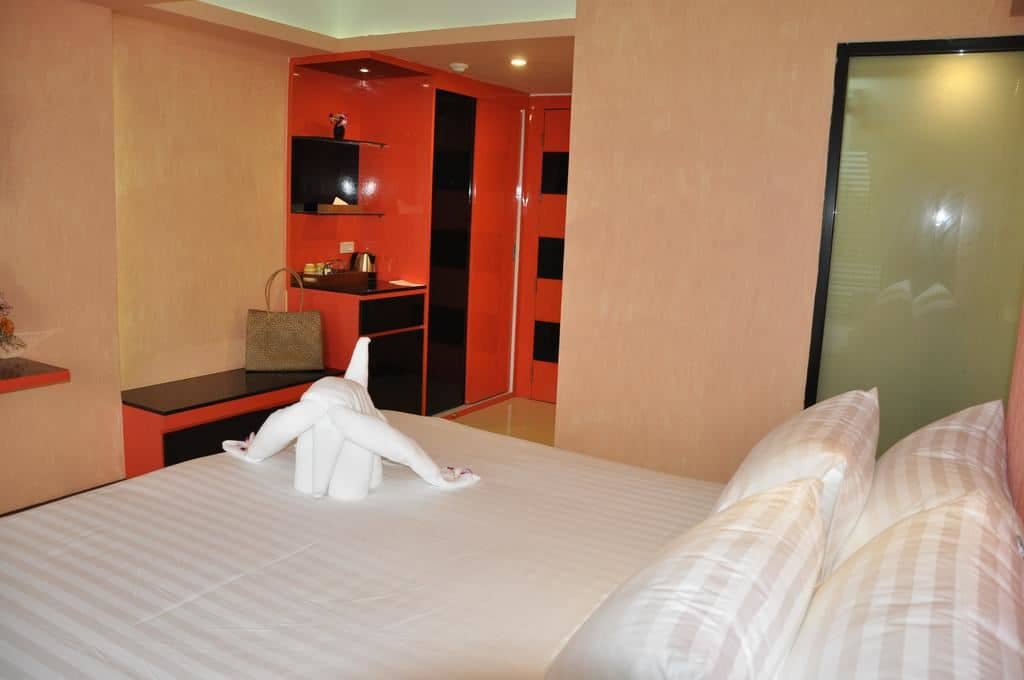 rooms-superior-room
