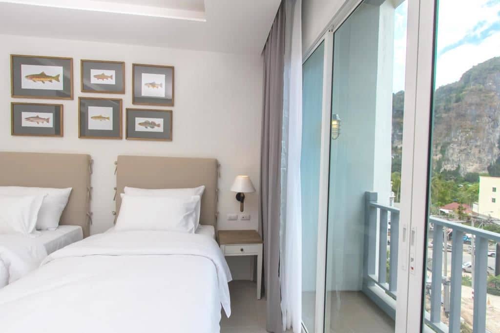 rooms-deluxe-cliff-view