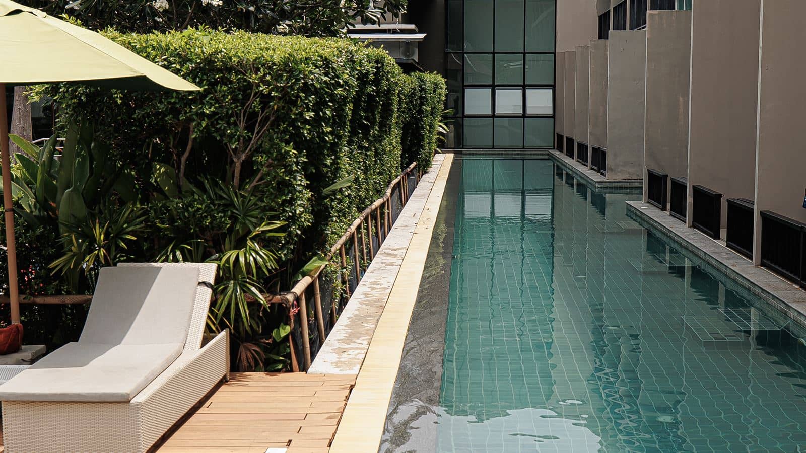 rooms-jazz-pool-access-room