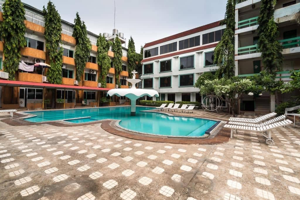 pools-outdoor-pool