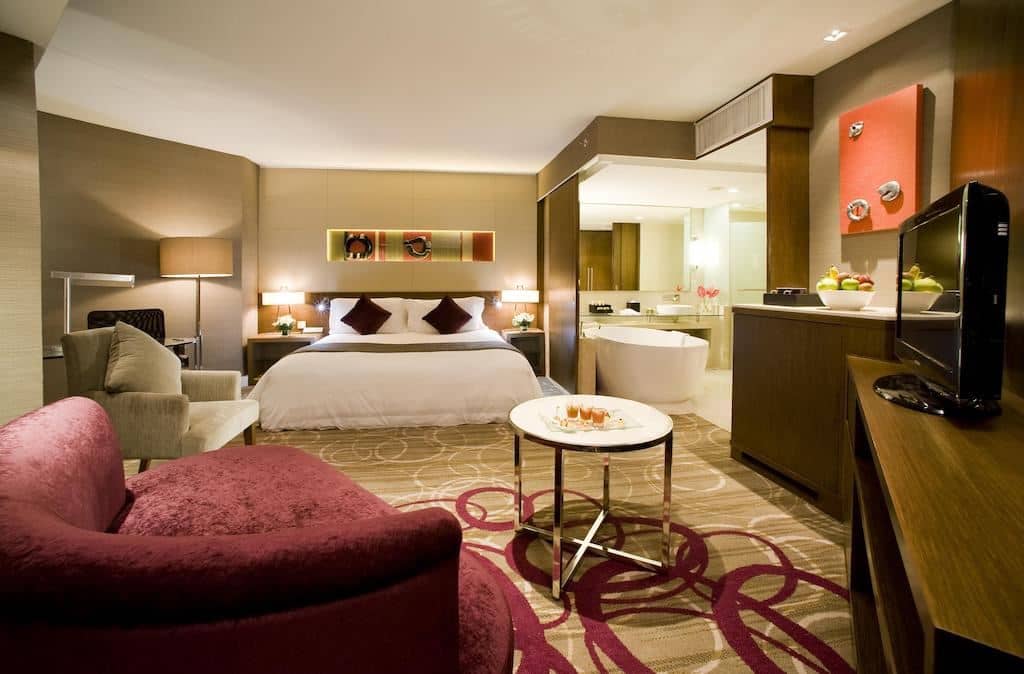 rooms-deluxe-suite