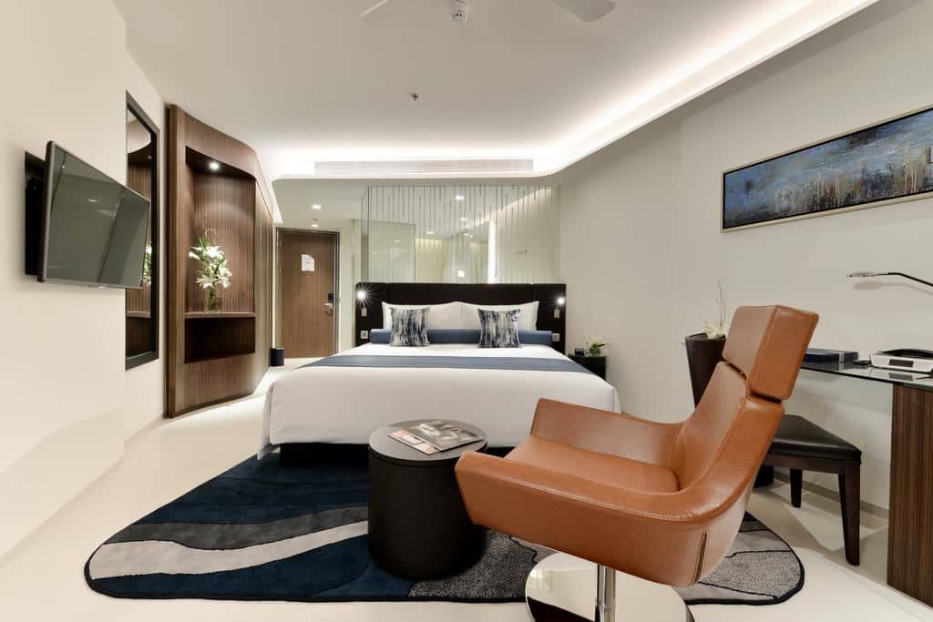rooms-deluxe-room