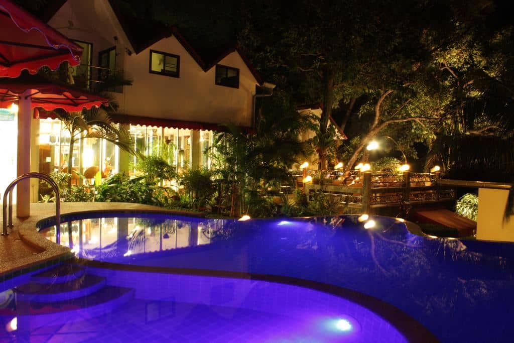 pools-outdoor-pool