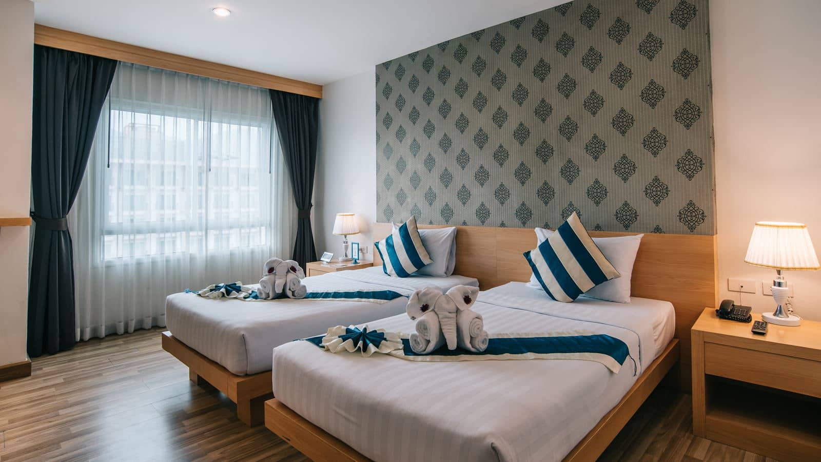 rooms-superior-room