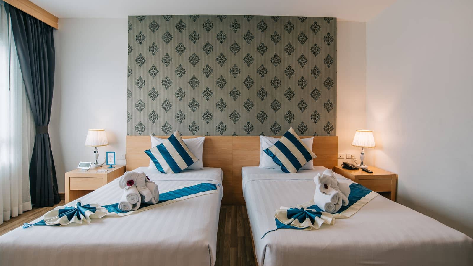 rooms-superior-room