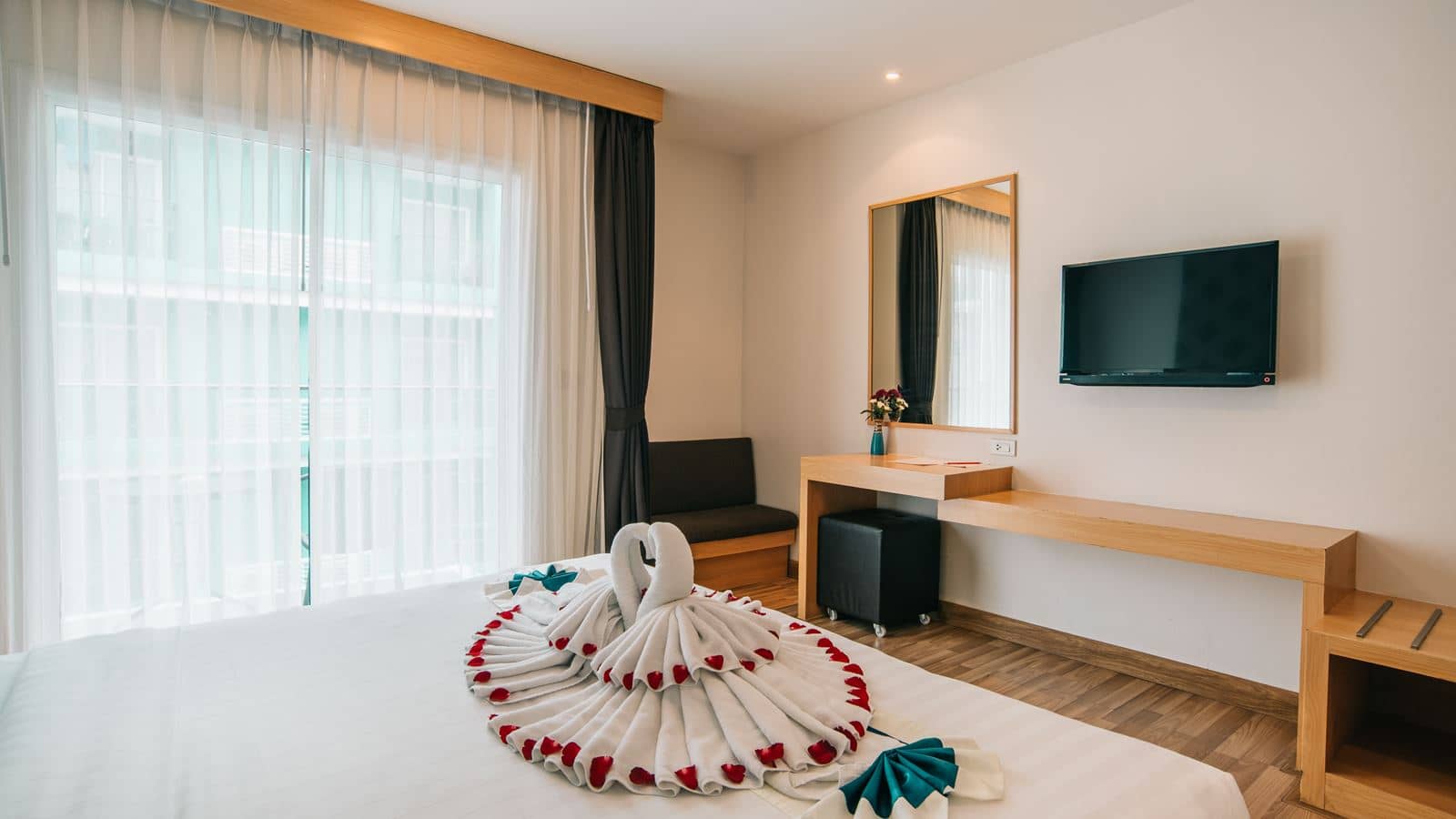 rooms-deluxe-room
