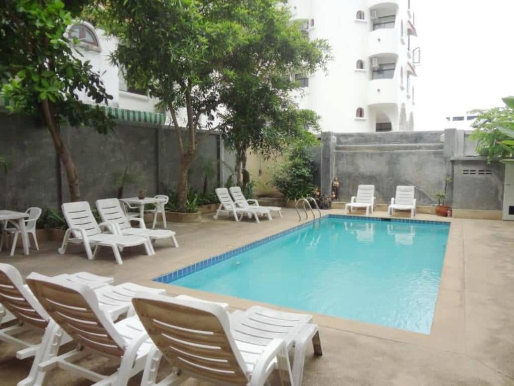 pools-outdoor-pool
