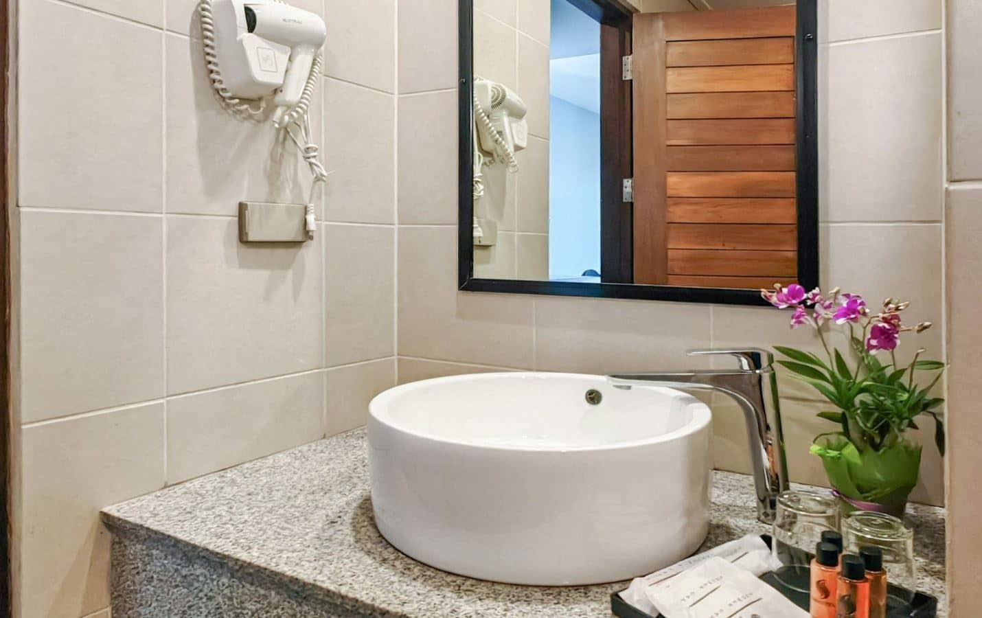 rooms-superior-pool-view