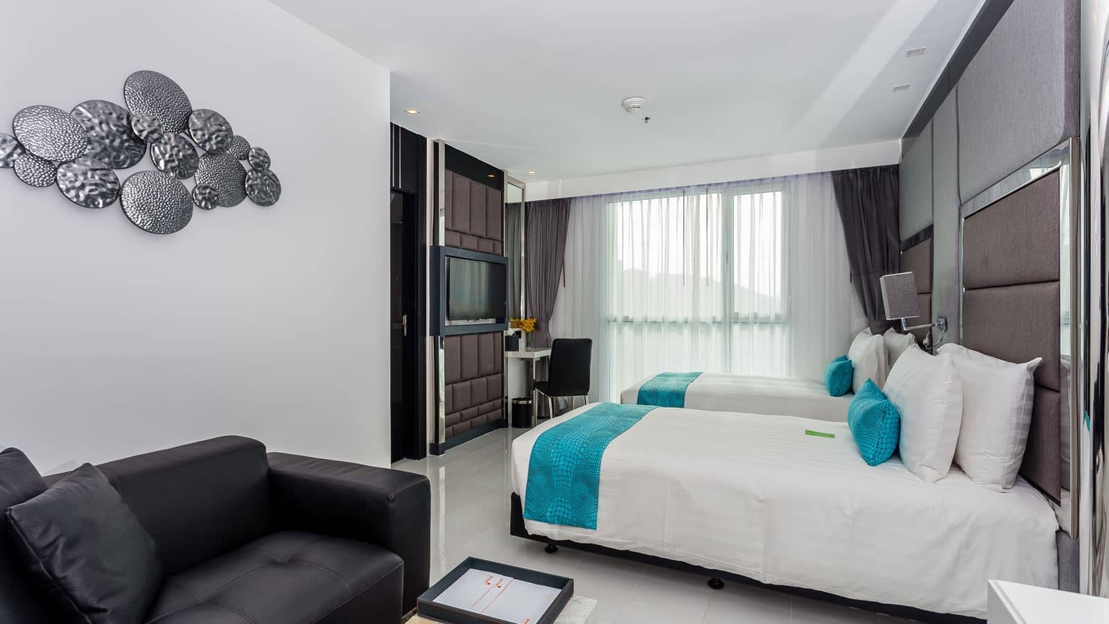 rooms-two-bedroom-corner-suite-ocean-facing