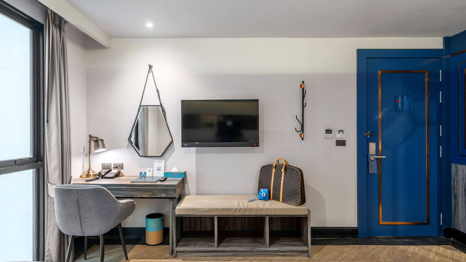 rooms-deluxe-discovery-triple-bed