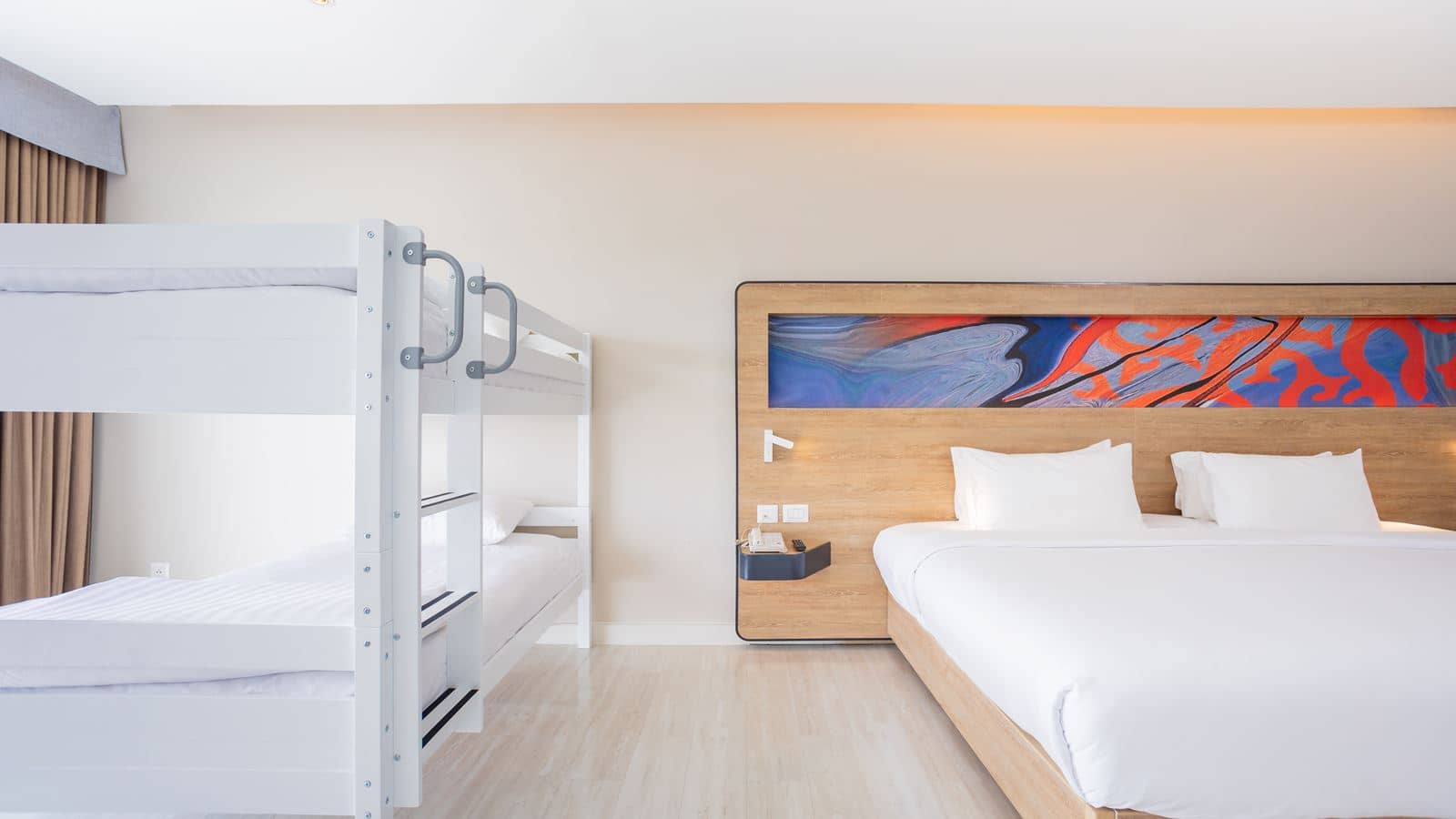 rooms-family-room-with-bunk-bed