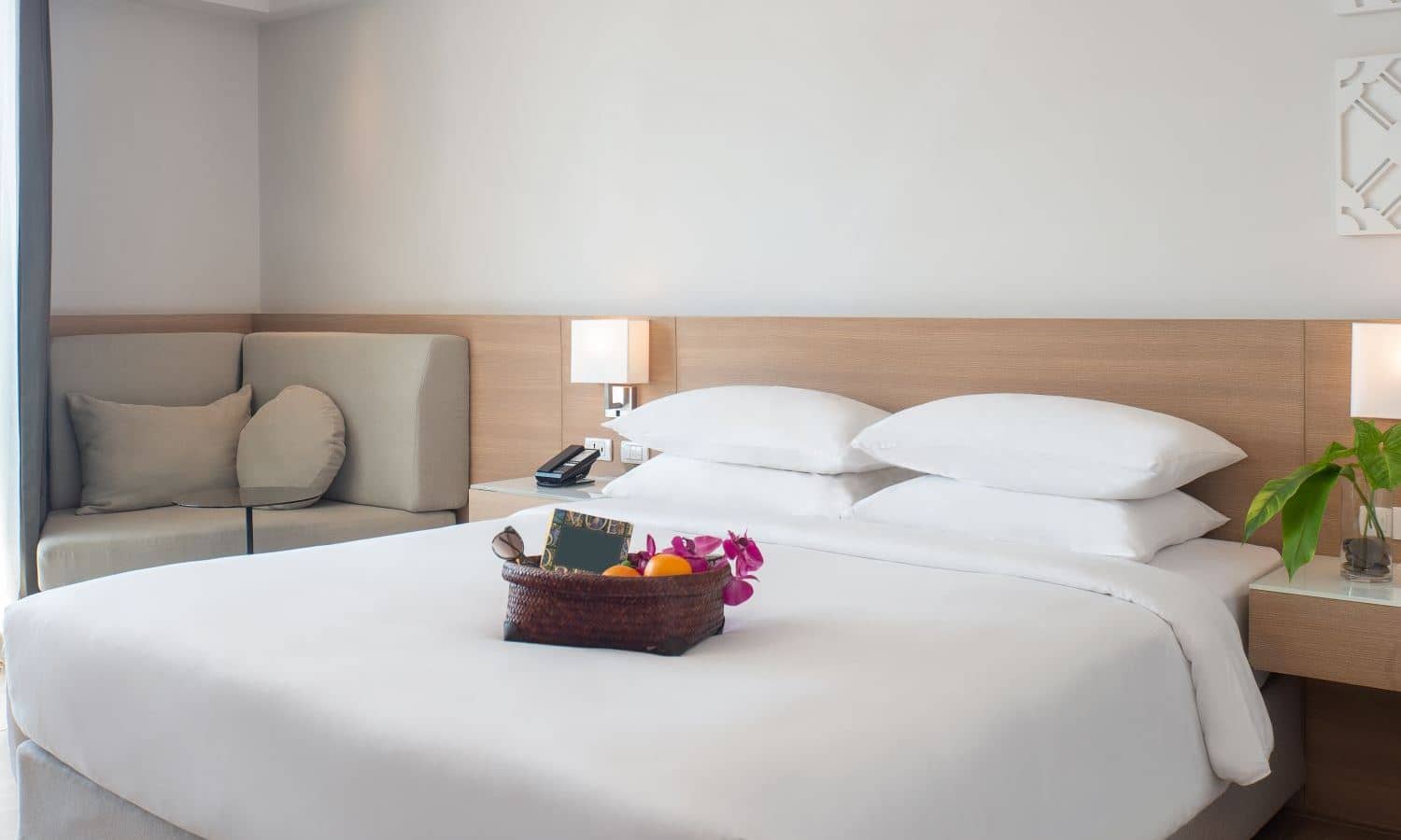 rooms-deluxe-room-with-balcony