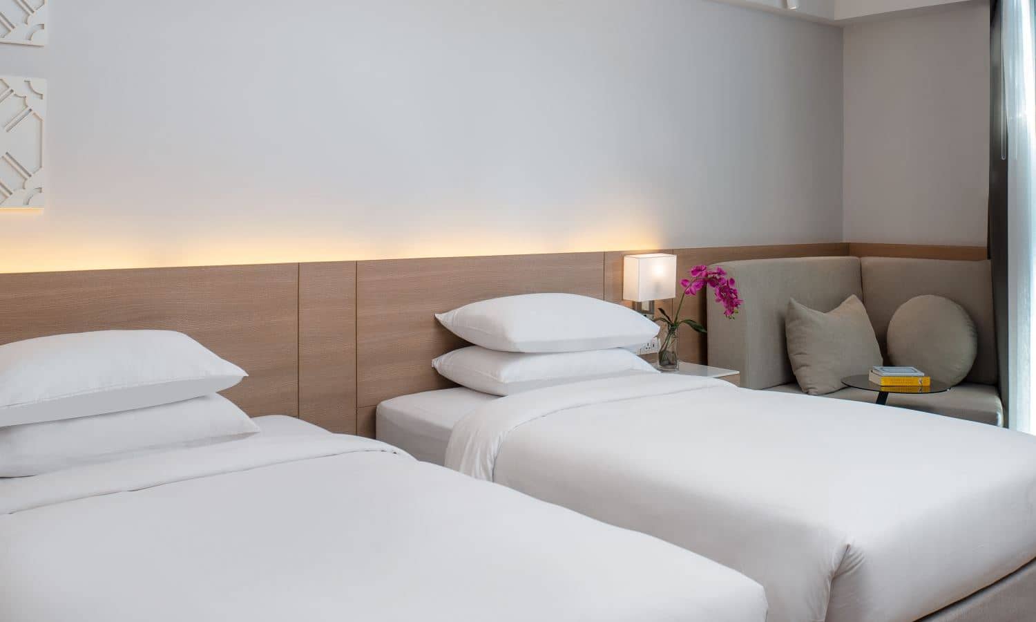 rooms-deluxe-room-with-balcony