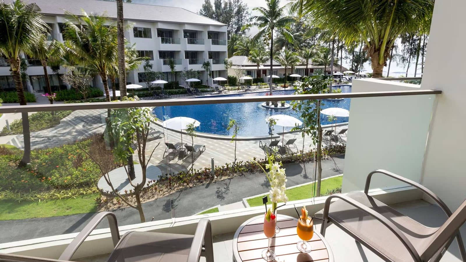 rooms-twobedroom-suit-beach-wing