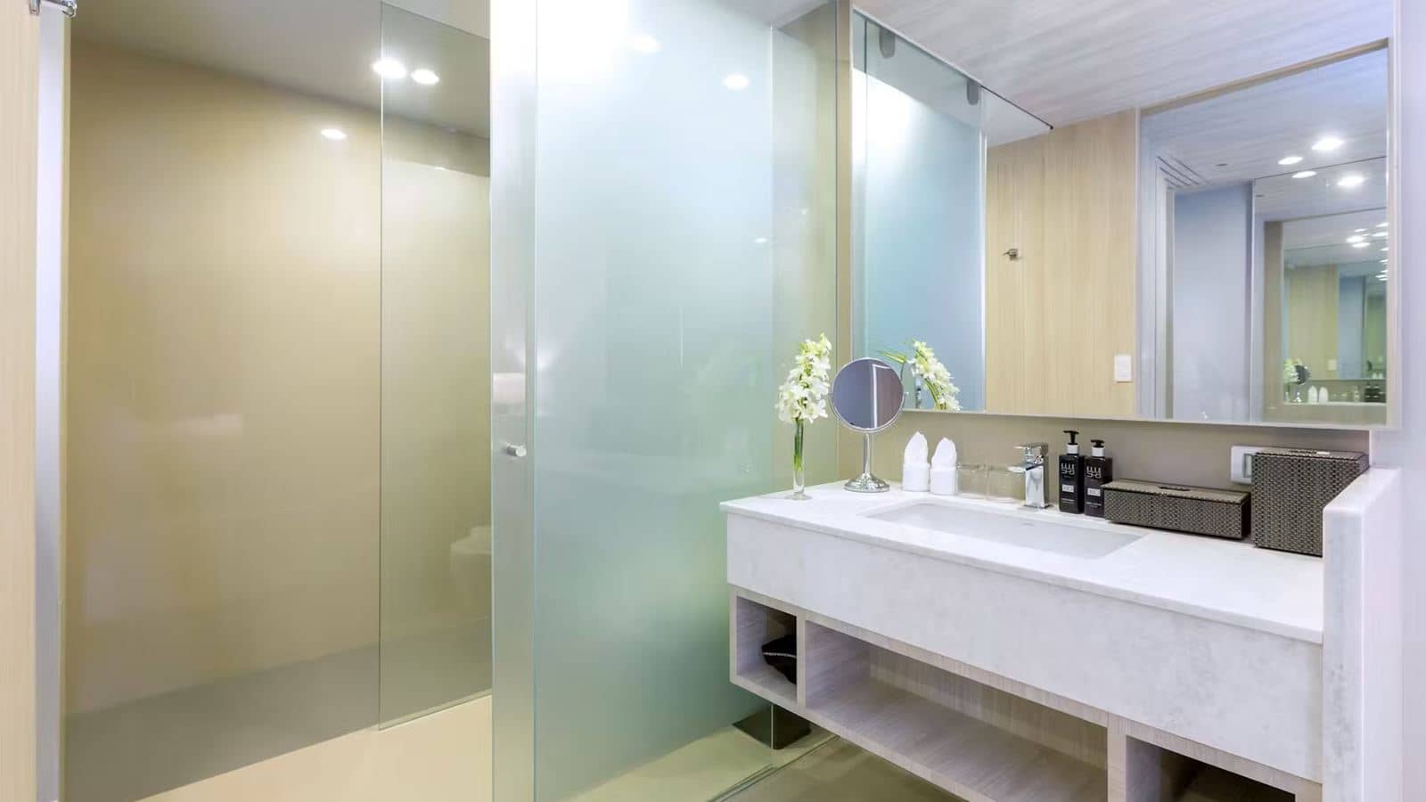 rooms-twobedroom-suit-beach-wing