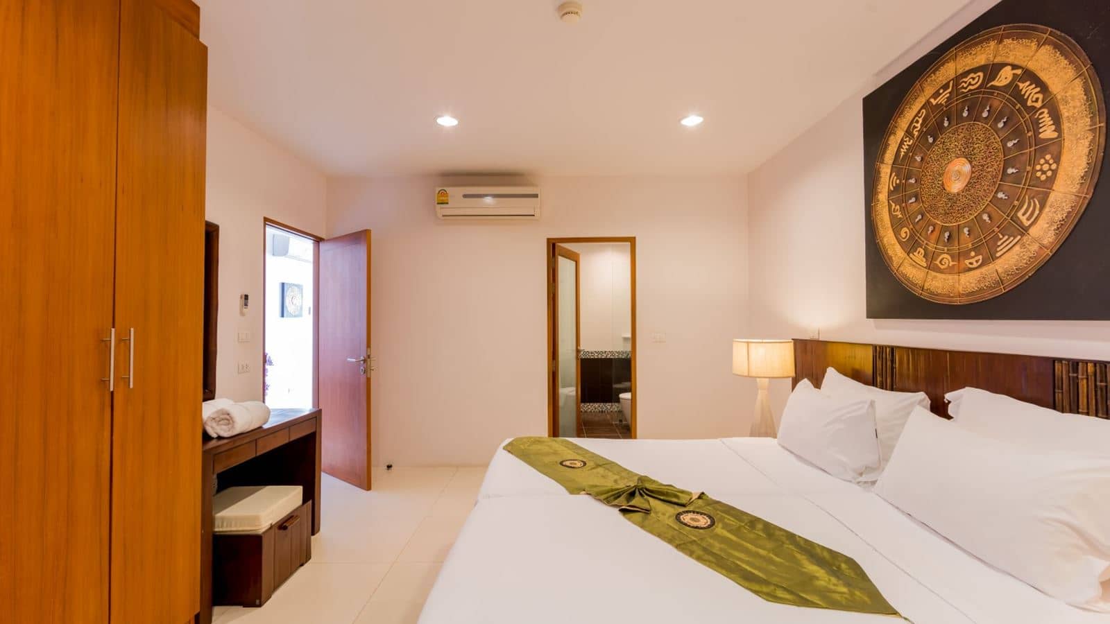 rooms-1-bedroom-apartment