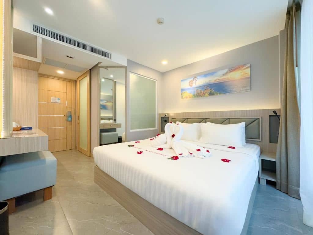 rooms-superior-standard-king-room-balcony
