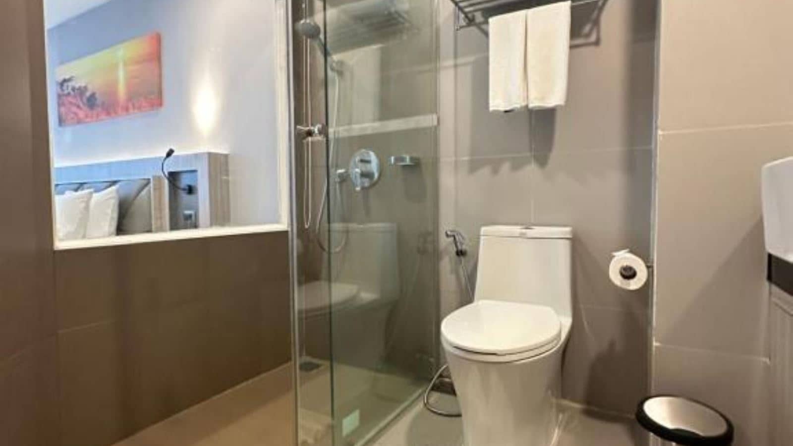 rooms-superior-standard-king-room-balcony
