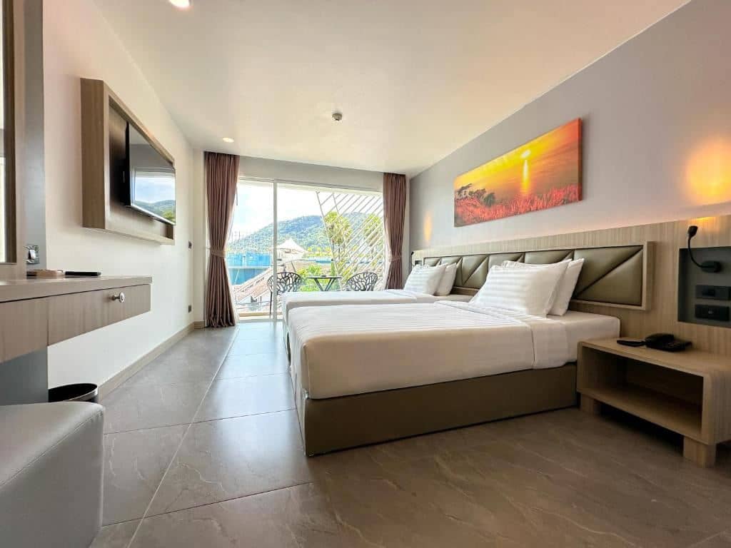 rooms-deluxe-twin-balcony-mountain-view