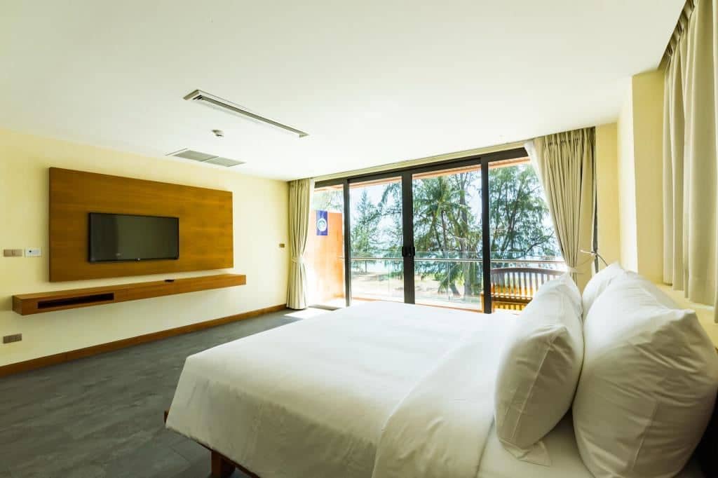 rooms-beach-front-suite