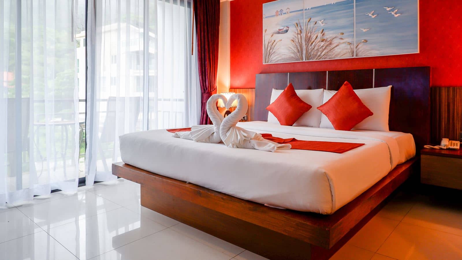 rooms-deluxe-pool-view-room