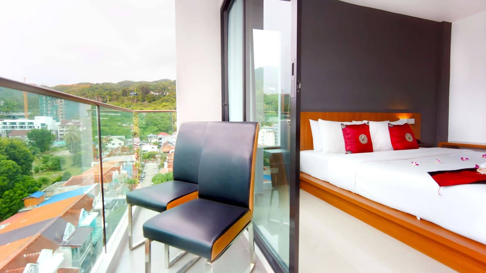rooms-superior-room