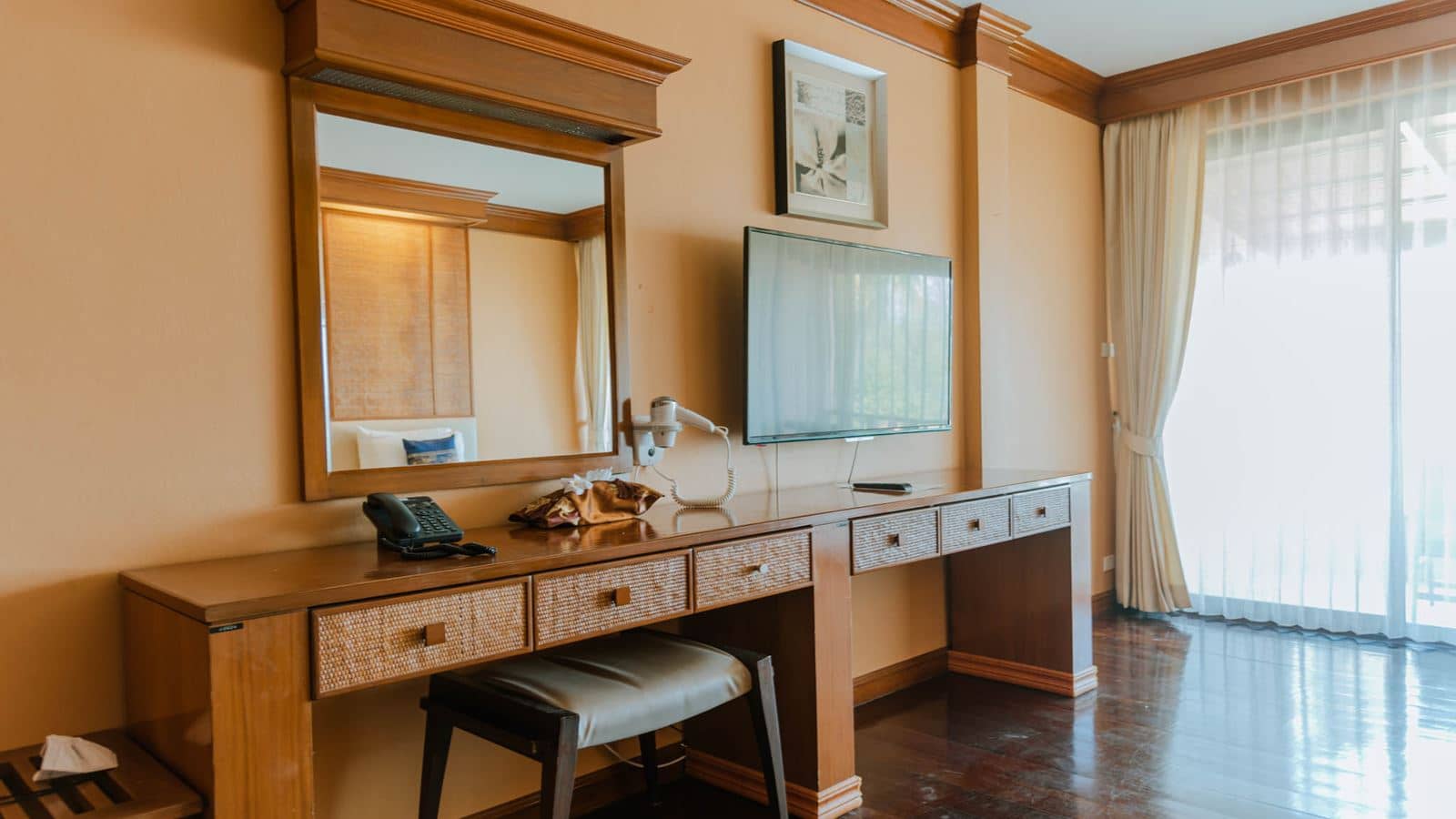 rooms-deluxe-room