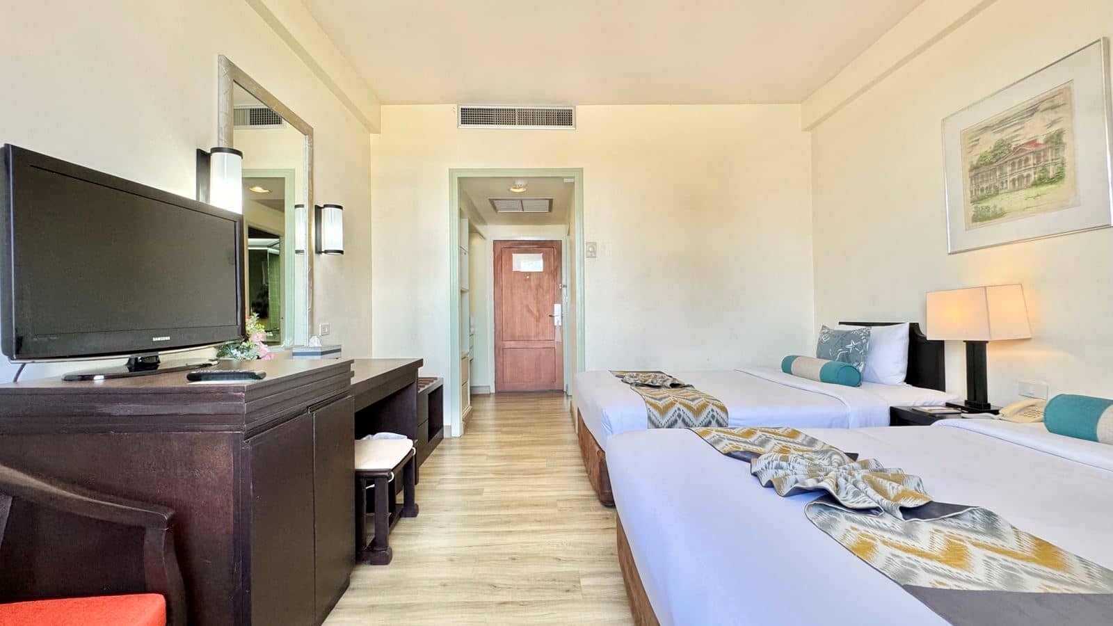 rooms-superior-room